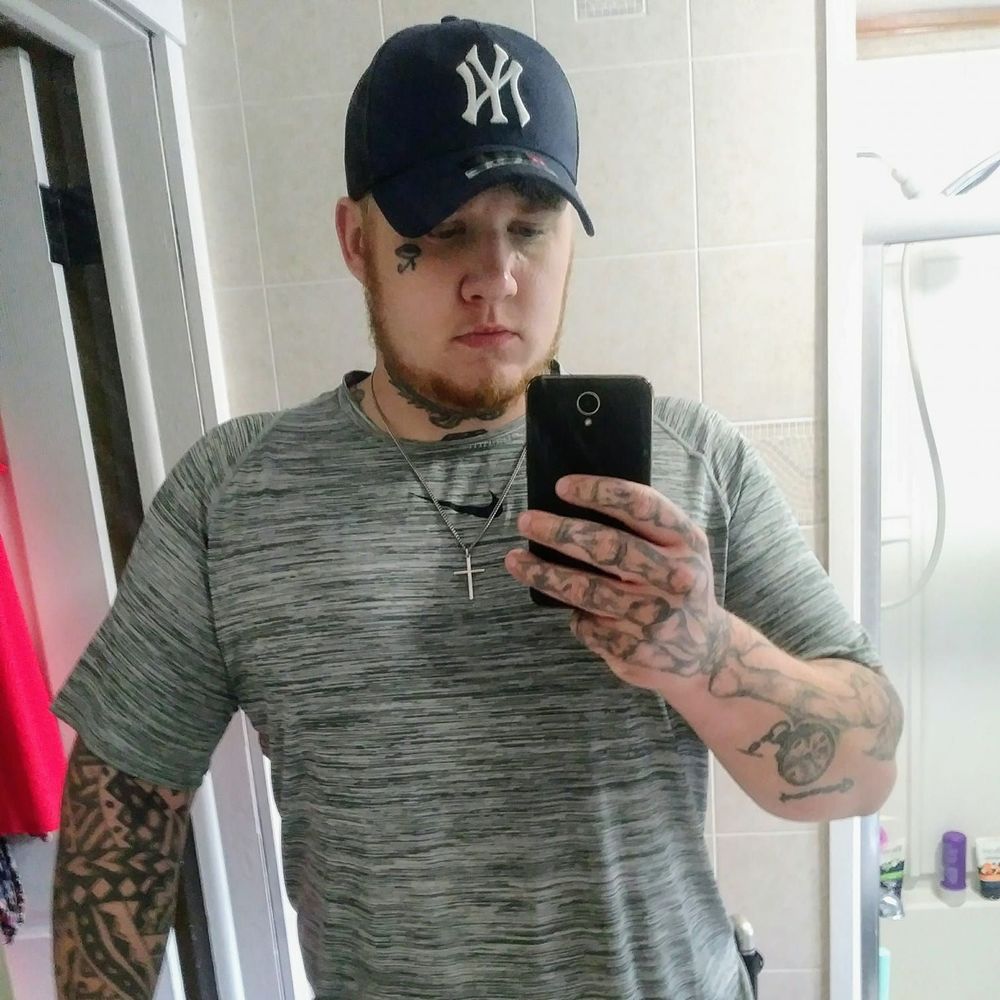 Meet your Posher, Avery